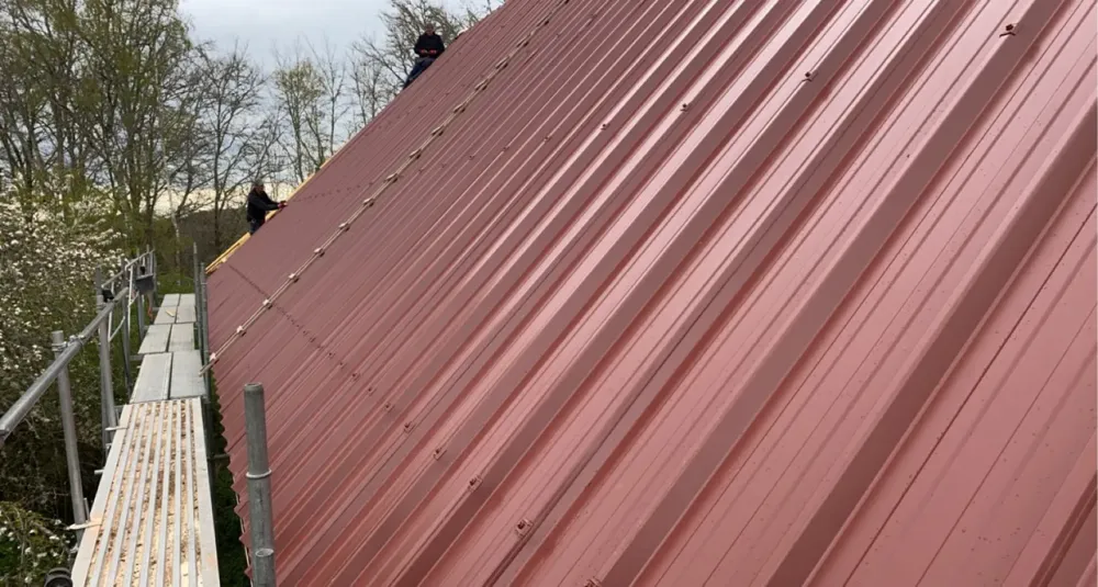 remplacement-tuile-cassee-aubusson